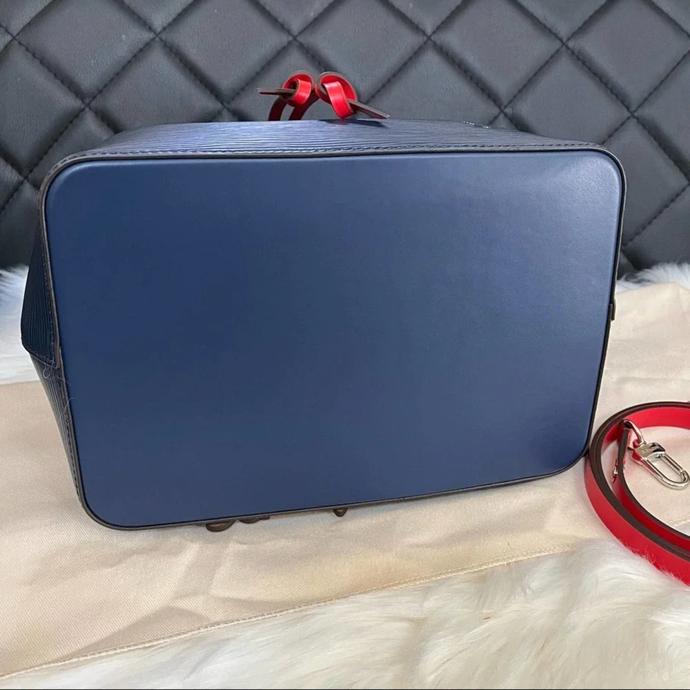 SOLD! Louis Vuitton Neonoe MM in Epi Leather Blue and Red - Picture 9 of 16